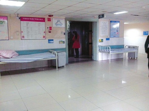 自贡一医院被爆拒绝病人住院 回应:无空余病床(图1) 自贡一医院被爆拒绝病人住院 回应:无空余病床(图1)