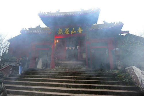 合江千年奇俗:正月初八 抬着菩萨赶集拜年(图1) 合江千年奇俗:正月初八 抬着菩萨赶集拜年(图1)