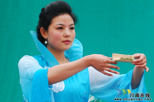 中国·四川第二届茶叶开采活动周在纳溪举行(图4) 中国·四川第二届茶叶开采活动周在纳溪举行(图4)