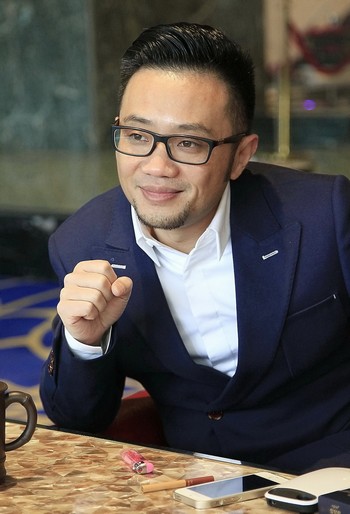 酒城新报王践——问鼎国际设计大奖的泸州人(图1) 酒城新报王践——问鼎国际设计大奖的泸州人(图1)
