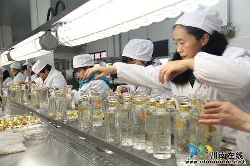泸州:中小企业撑起经济“大片天”(图1) 泸州:中小企业撑起经济“大片天”(图1)