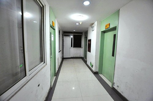 宜宾:光头男冒充医生 三次夜闯病房猥亵女病人(图2) 宜宾:光头男冒充医生 三次夜闯病房猥亵女病人(图2)