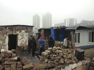 泸州城建 依法拆除600平方米违建样板房(图1) 泸州城建 依法拆除600平方米违建样板房(图1)