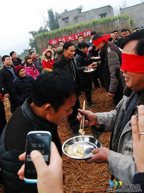 泸州:春到江北 “甜蜜”甘蔗吃不停(图6) 泸州:春到江北 “甜蜜”甘蔗吃不停(图6)