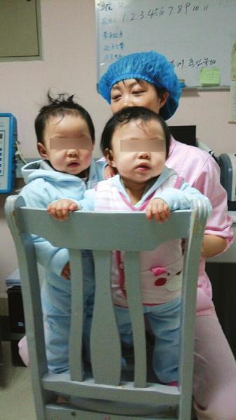 自贡双胞胎被弃医院近一年(图1) 自贡双胞胎被弃医院近一年(图1)