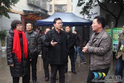 泸县县委书记率队为教育发展把脉(图1) 泸县县委书记率队为教育发展把脉(图1)