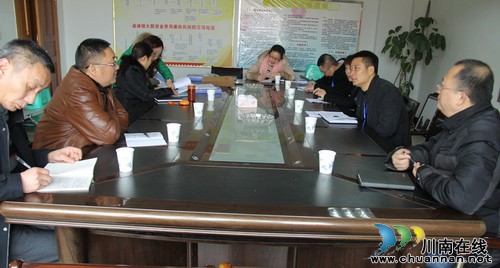 通滩镇:落实综治维稳措施 营造和谐稳定环境(图1) 通滩镇:落实综治维稳措施 营造和谐稳定环境(图1)