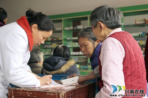 兆雅镇:以学雷锋为契机开展党的群众路线教育实践(图2) 兆雅镇:以学雷锋为契机开展党的群众路线教育实践(图2)