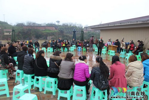 泸州市民乐团携手警民亲共建单位喜庆"三八"节(图1) 泸州市民乐团携手警民亲共建单位喜庆"三八"节(图1)