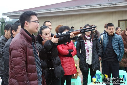 泸州市民乐团携手警民亲共建单位喜庆"三八"节(图2) 泸州市民乐团携手警民亲共建单位喜庆"三八"节(图2)