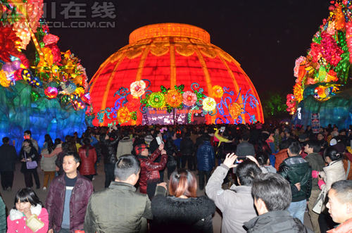 自贡灯会将于11日闭幕&nbsp;共接待游客200多万人(图1)
