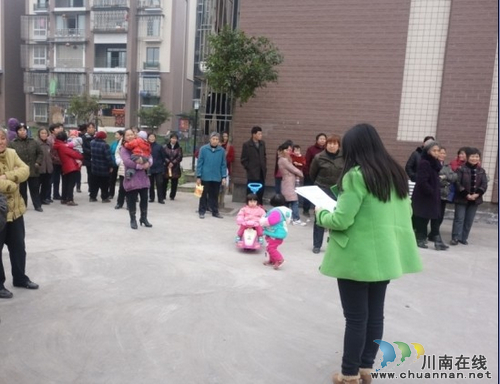 张坝桂圆林社区:扎实开展党的群众路线教育实践活动(图1) 张坝桂圆林社区:扎实开展党的群众路线教育实践活动(图1)