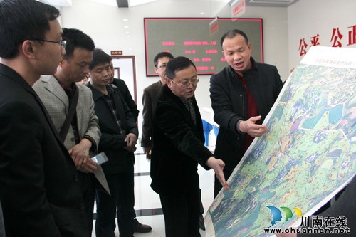 贵州省考察团到泸县调研农村产权制度改革工作(图3) 贵州省考察团到泸县调研农村产权制度改革工作(图3)
