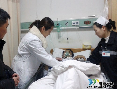白衣天使千里奔袭 圆绝症患者"归根梦"(图1) 白衣天使千里奔袭 圆绝症患者"归根梦"(图1)