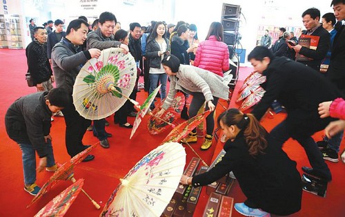 刘强:完整产业链&nbsp;组成泸州白酒“微笑曲线”(图2)