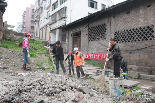 方洞镇：党员义工义务服务亲群众转作风(图1)