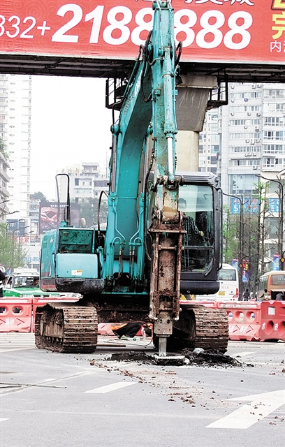 内江松山南路“三角岛”将变大型十字路(图2) 内江松山南路“三角岛”将变大型十字路(图2)