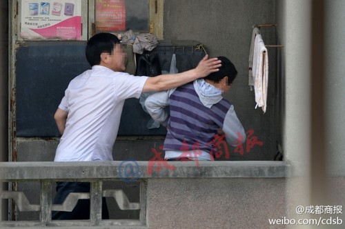 自贡阳台男孩的家暴噩梦(图3)