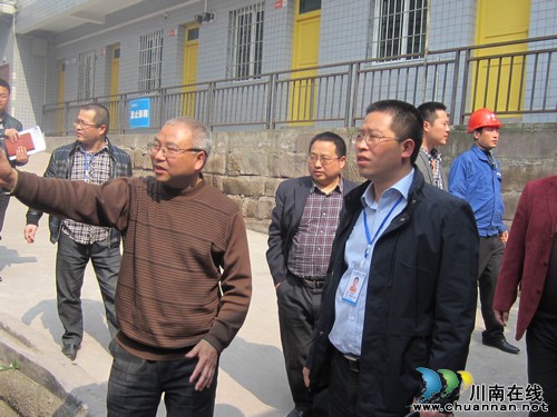 兆雅镇：开展学校检查安全工作(图1)