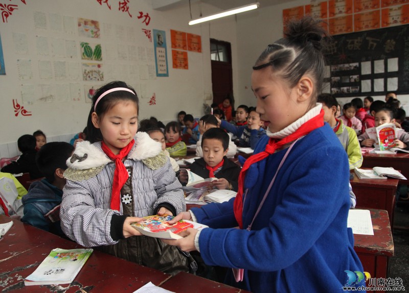 泸州:国际儿童图书日“换书”忙(图1) 泸州:国际儿童图书日“换书”忙(图1)