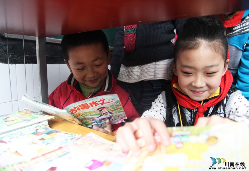 泸州:国际儿童图书日“换书”忙(图4) 泸州:国际儿童图书日“换书”忙(图4)