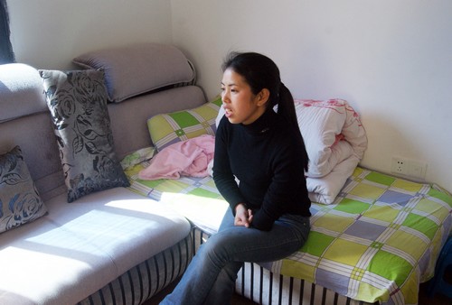 80后残疾女子&nbsp;摆地摊撑起一个家(图2)