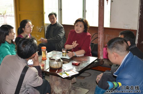 泸州市总工会到基层古蔺长岭村看“亲戚”(图1)