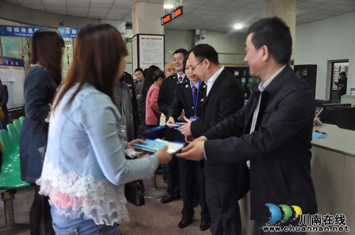泸州纳溪国、地税联合办税"便民春风"暖人心(图4)