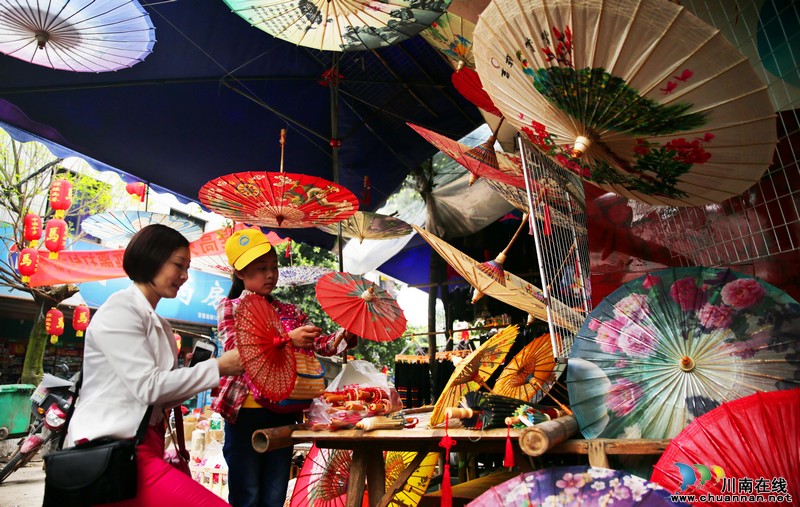 泸州：国家"非遗"传承&nbsp;分水油纸伞"进入生活"(图8)