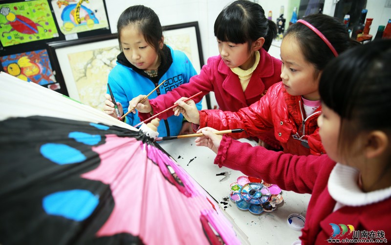 泸州：国家"非遗"传承&nbsp;分水油纸伞"进入生活"(图9)