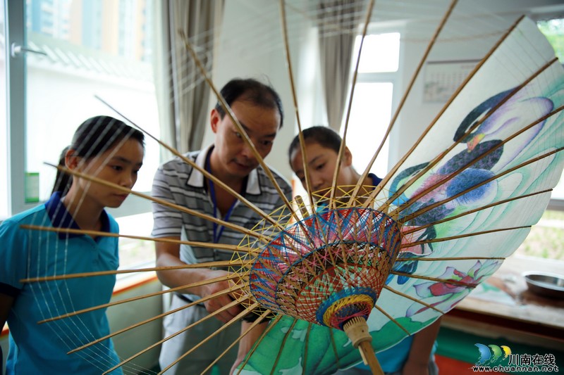 泸州：国家"非遗"传承&nbsp;分水油纸伞"进入生活"(图10)