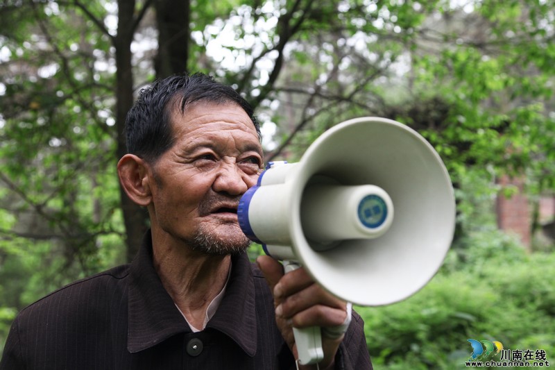 泸州:七旬老夫妻义务护林9年&nbsp;行走近1.9万公里(图5)