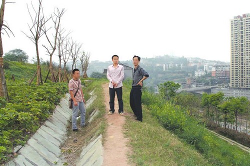 自贡蒙面"刀客"深夜出没3天抢了4人(图1) 自贡蒙面"刀客"深夜出没3天抢了4人(图1)