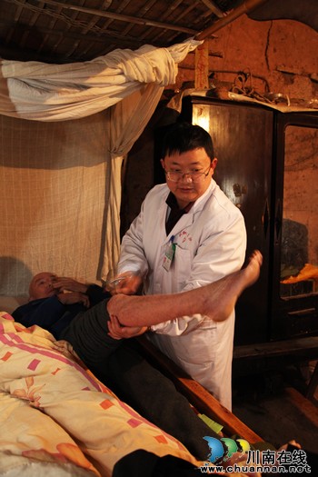 泸州：“家庭医生”守护21万群众健康（图）(图1)