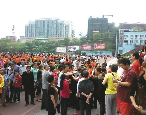 自贡：互嫌对方音量太高&nbsp;广场舞引发“大战”(图1)