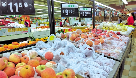 内江水果价太"莽"堪比肉价&nbsp;市场难觅"亲民价"(图1)