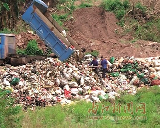 “黑”垃圾进村焚烧&nbsp;村民两月捂鼻睡觉怕喝“毒水”(图1)