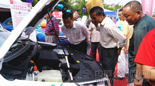 内江“第八届汽车文化周暨车模大赛”隆重开幕(图1) 内江“第八届汽车文化周暨车模大赛”隆重开幕(图1)