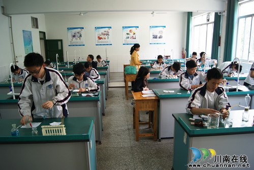 泸州十八中九年级实考圆满收官(图1) 泸州十八中九年级实考圆满收官(图1)