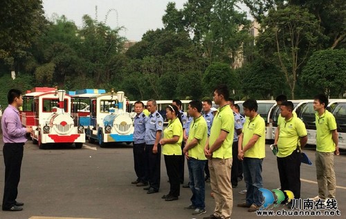 张坝：加强景区特种车辆操作技能培训(图1)