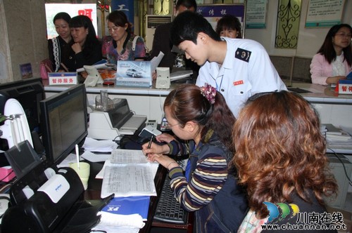 泸州纳溪:纳税人换位体验办税服务促税企和谐(图1)