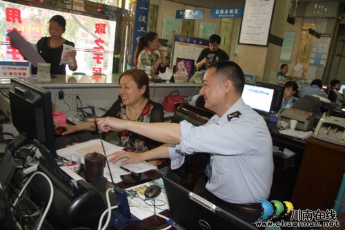 泸州纳溪:纳税人换位体验办税服务促税企和谐(图2)