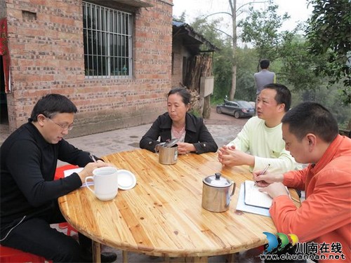 纳溪区计生协帮助困难群众解决实际困难(图2)