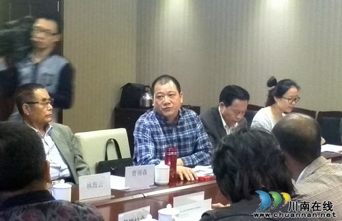 泸州市创业商会聘请曹锡森等老领导为名誉会长(图3) 泸州市创业商会聘请曹锡森等老领导为名誉会长(图3)
