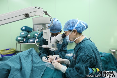泸医中医院成功为96岁抗日老兵实施白内障复明手术(图1)