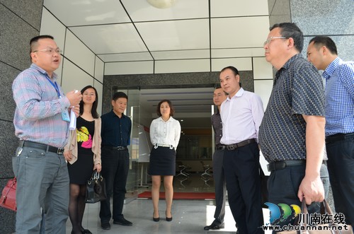 泸县县委组织部一行到华阳街道考察学习机构建设(图1)