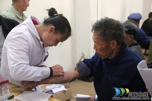 喻寺镇:服务百姓健康行动 为老人健康保驾护航(图1) 喻寺镇:服务百姓健康行动 为老人健康保驾护航(图1)