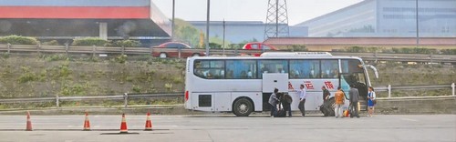 渝昆高速自贡北服务区藏黑客运站&nbsp;揭秘利益链(图1)