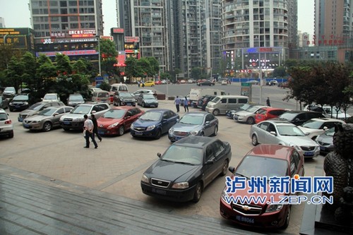 泸州:每年涨1万多,车库车位重演楼市大片?(图1) 泸州:每年涨1万多,车库车位重演楼市大片?(图1)
