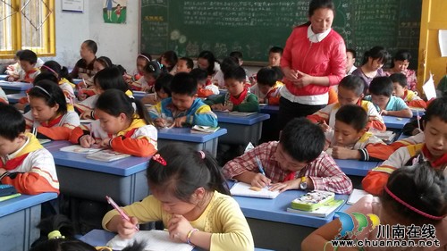 泸州:“真”字帮扶,华阳校内梓橦花香(图2) 泸州:“真”字帮扶,华阳校内梓橦花香(图2)